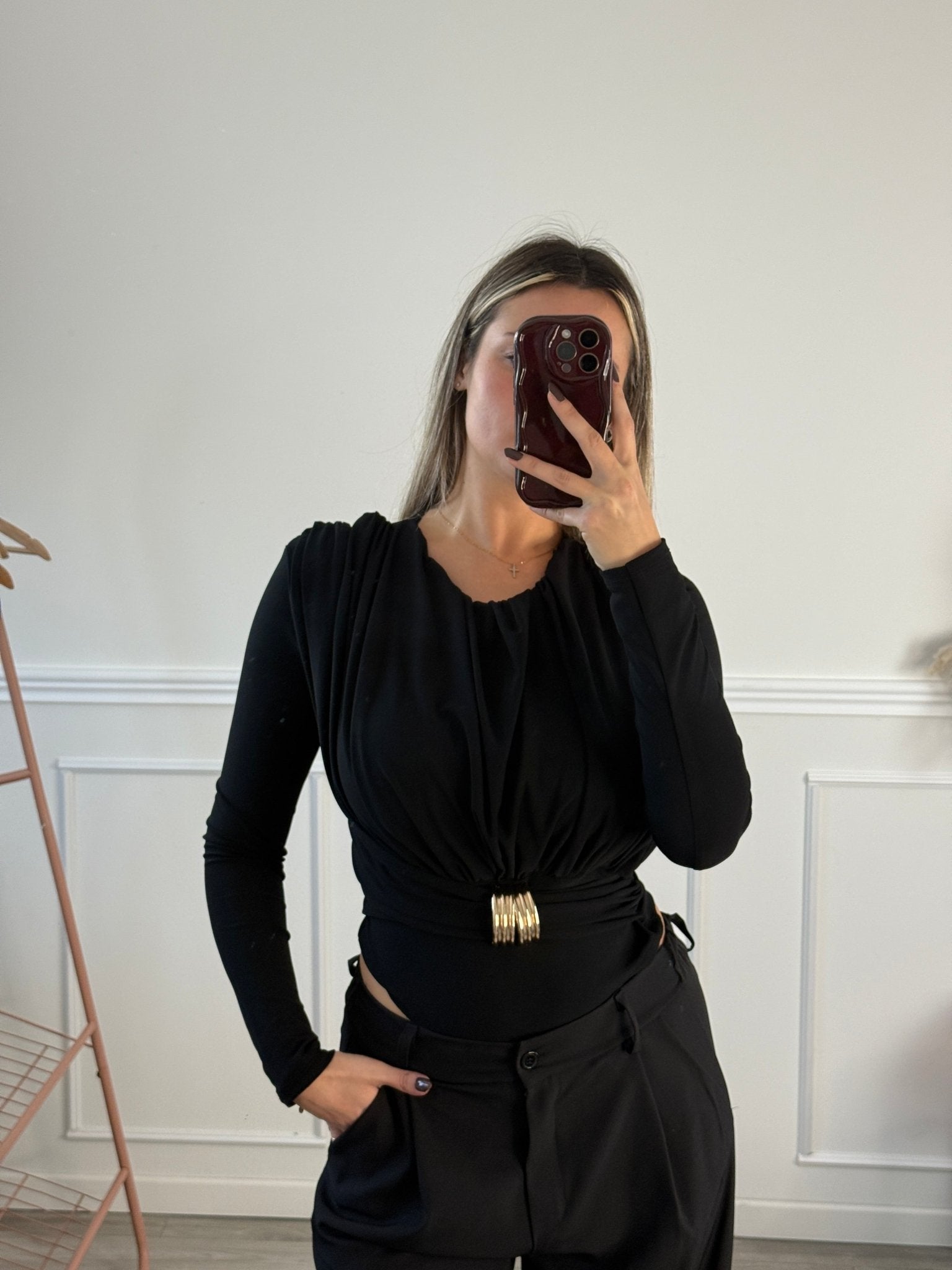 Body effetto ruffle con cintura in vita e dettaglio scultura - Follie by Alice