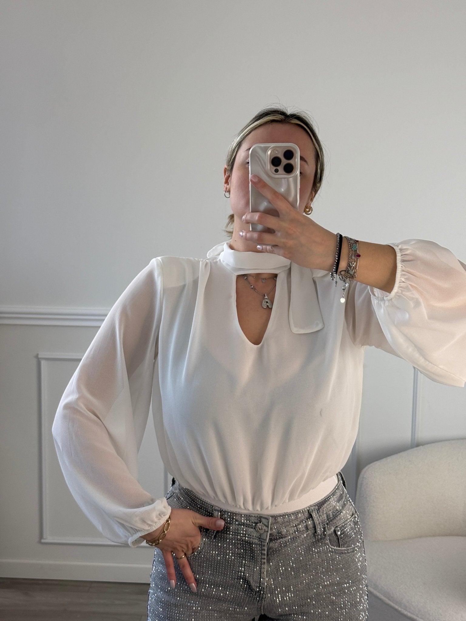 Body velato con maniche lunghe a palloncino, scollo a V e collare - Follie by Alice