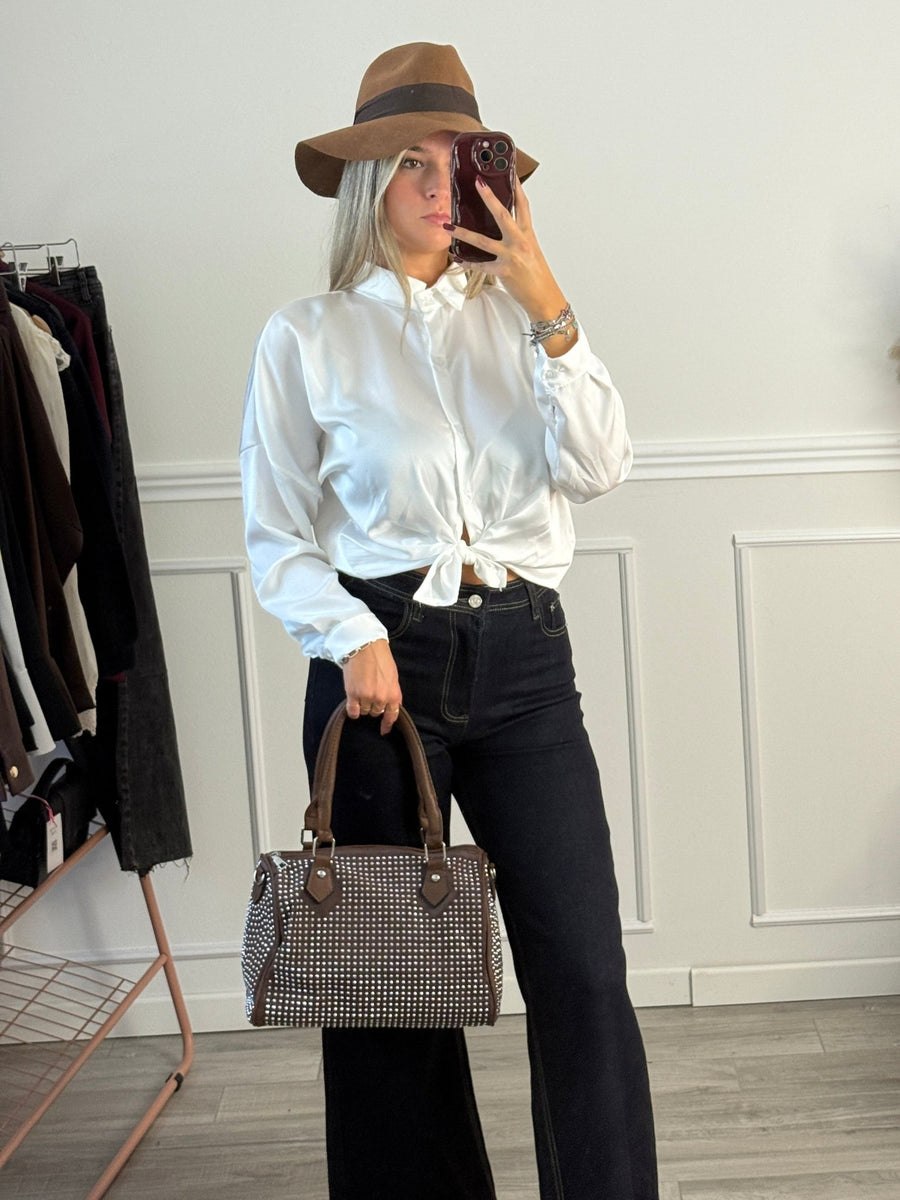 Borsa a tracolla marrone con borchie