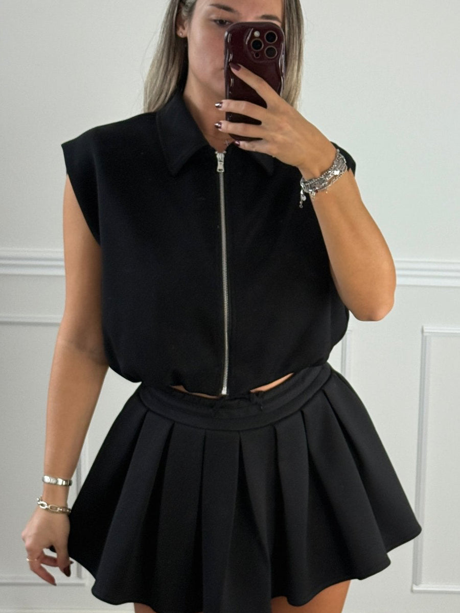 Gilet corto di felpa con zip frontale