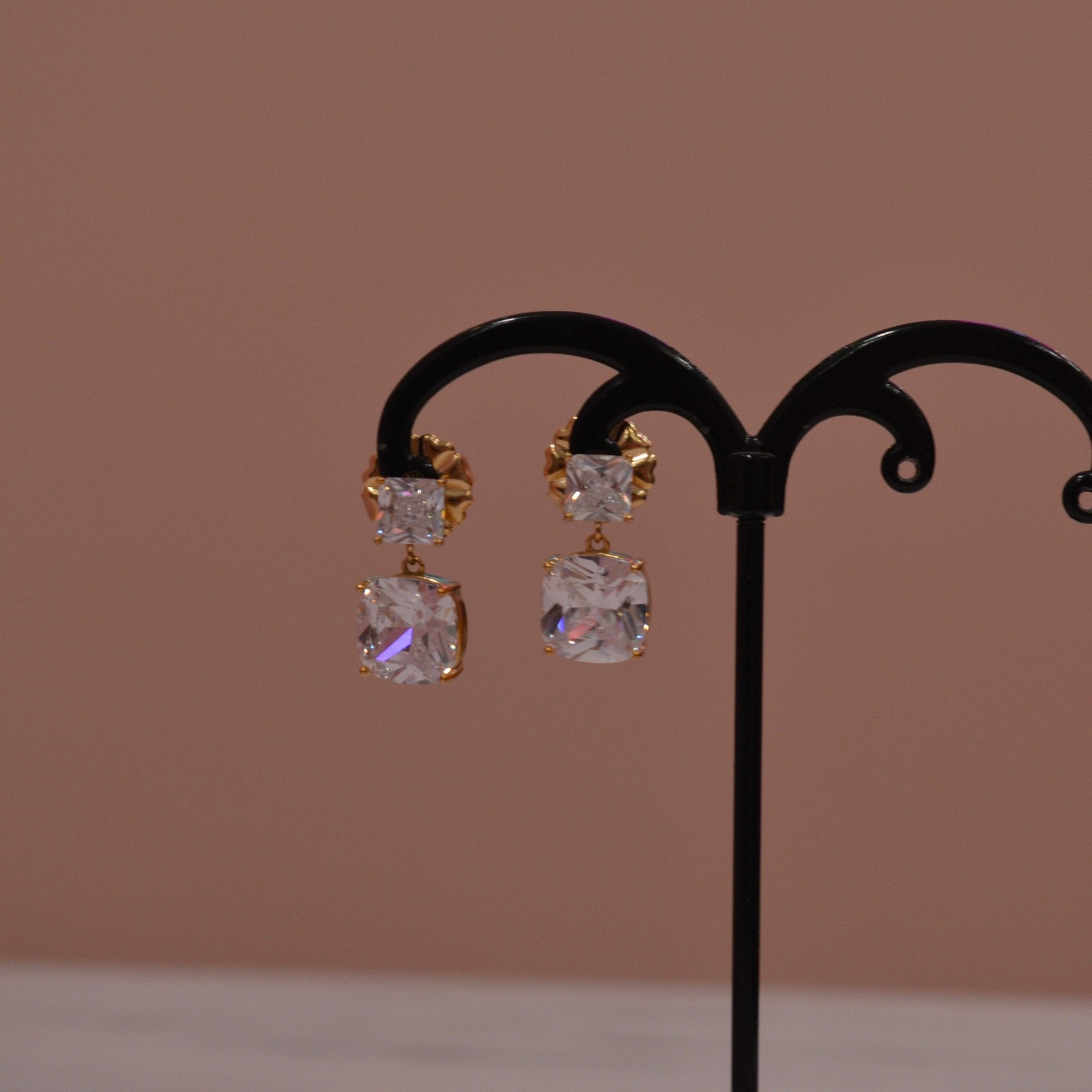 Orecchini oro pendenti con doppio strass - Follie by Alice