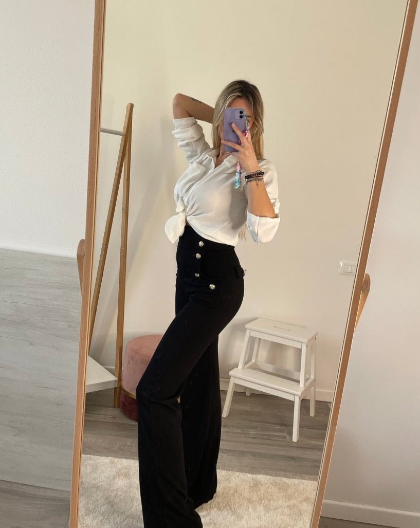 Pantaloni a palazzo con bottoni gioiello – alternate