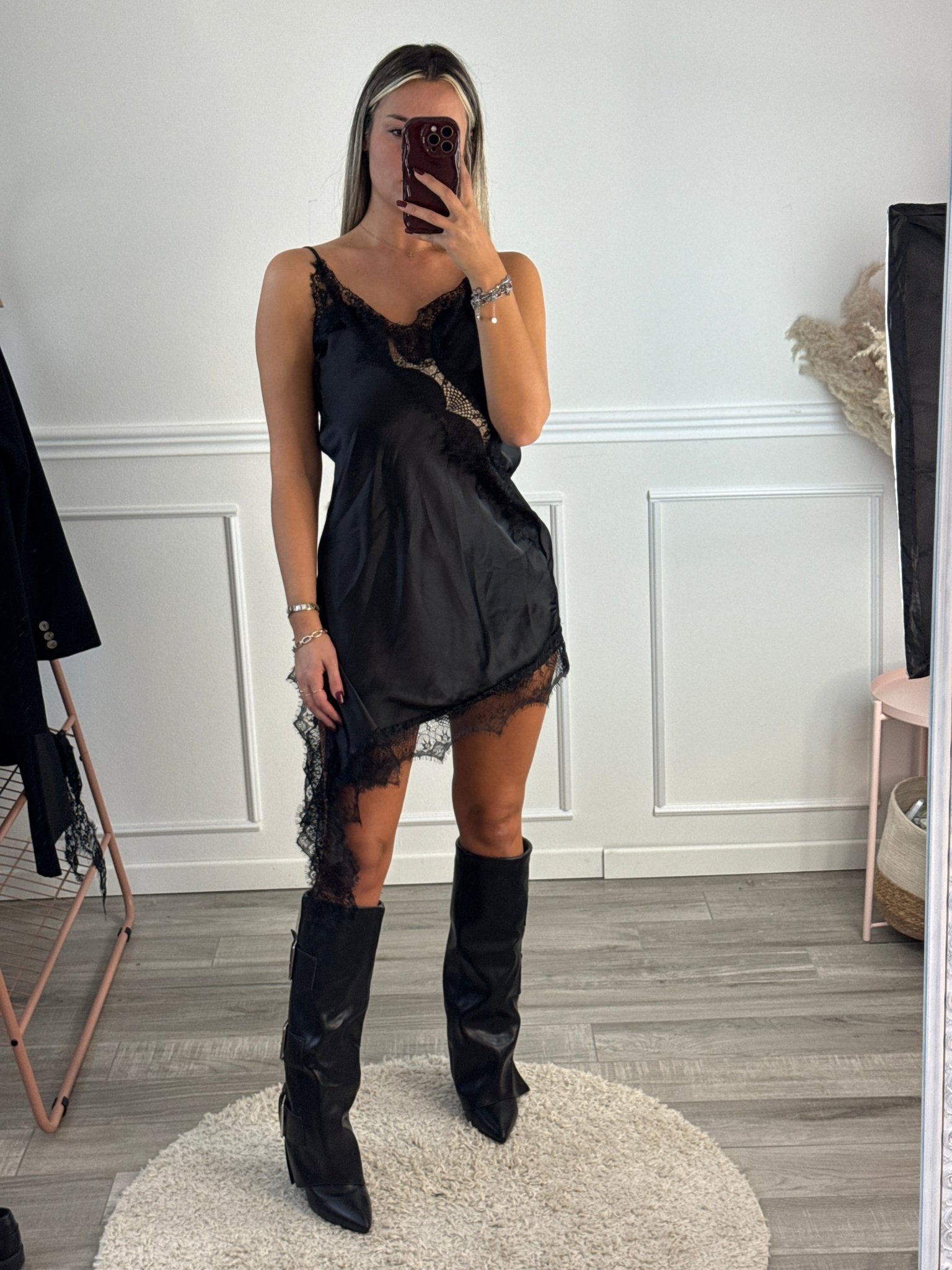 Vestitino in satin con ricami in pizzo - Follie by Alice