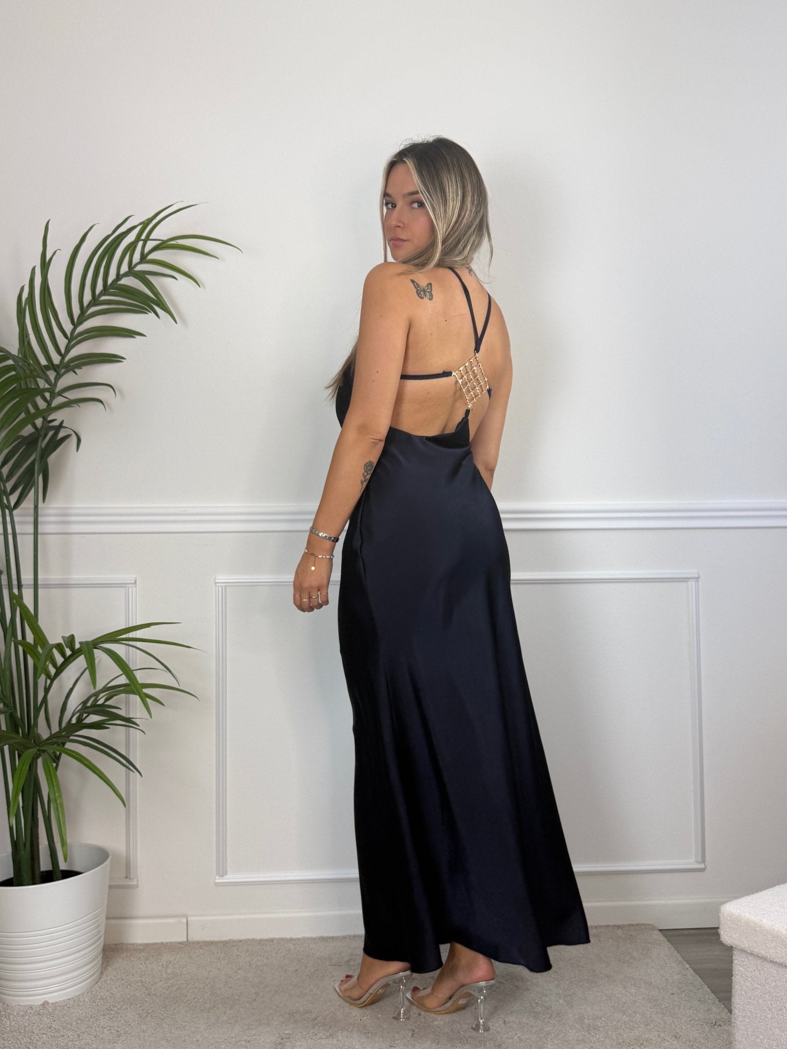Vestito lungo in raso con schiena scoperta con gioiello di strass REFLECT - Follie by Alice