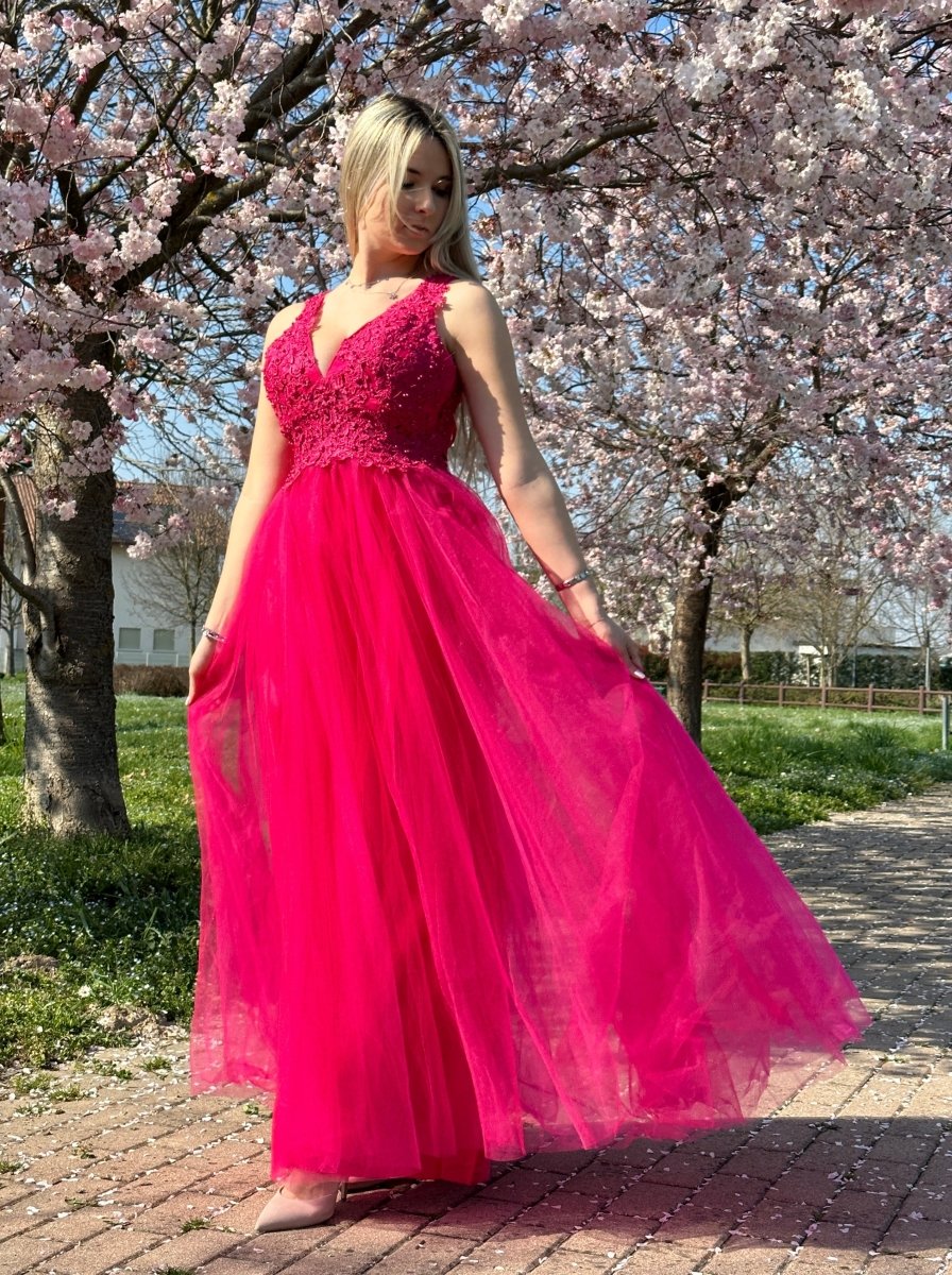 Abito fucsia con gonna in tulle, ricami in pizzo e perline - Follie by Alice