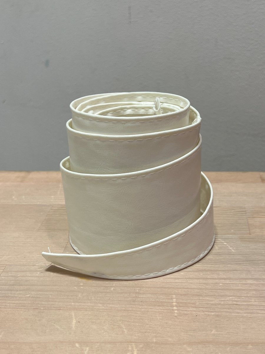 Cintura bianca in similpelle a fascia