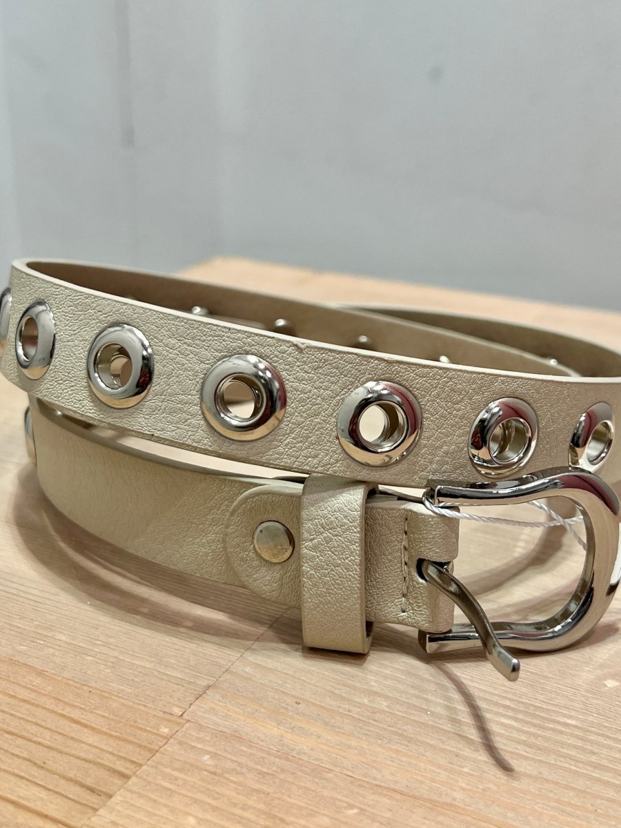 Cintura grigio chiaro con occhielli argento