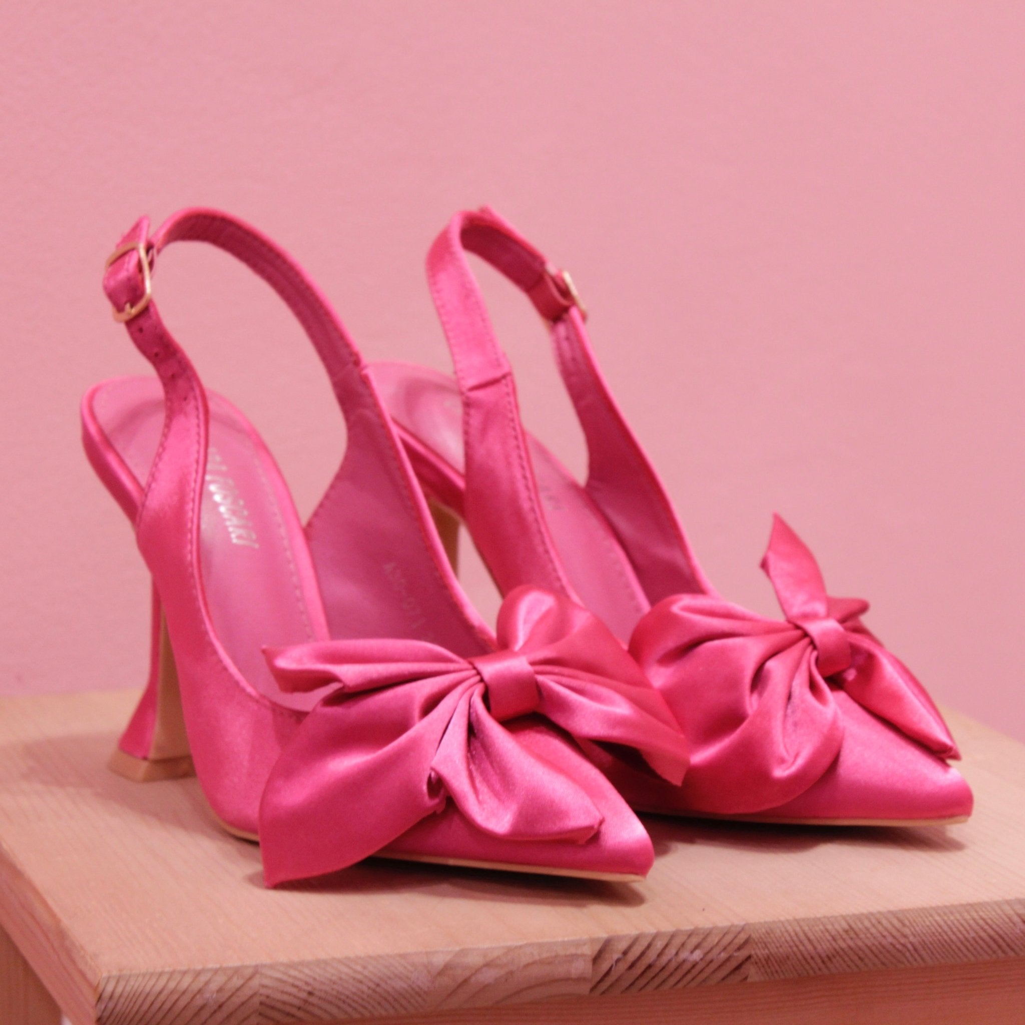 Décolleté fucsia in raso con fiocchetto e tacco scultura 10 cm - Follie by Alice