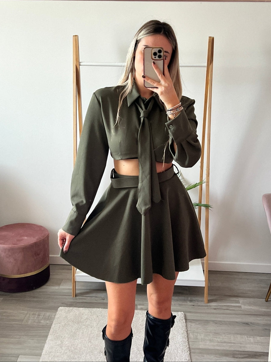 Gonna a ruota con cintura in vita