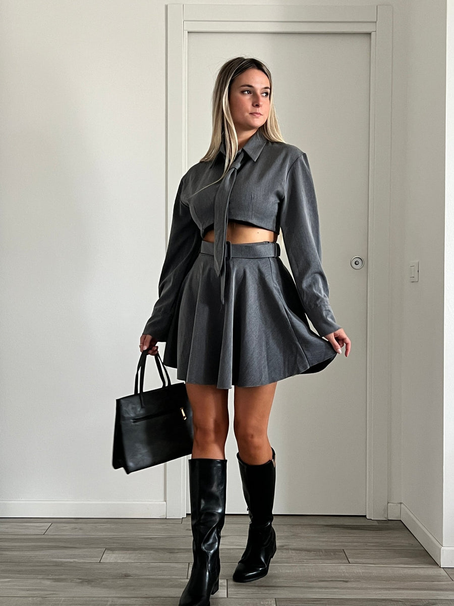 Gonna a ruota con cintura in vita