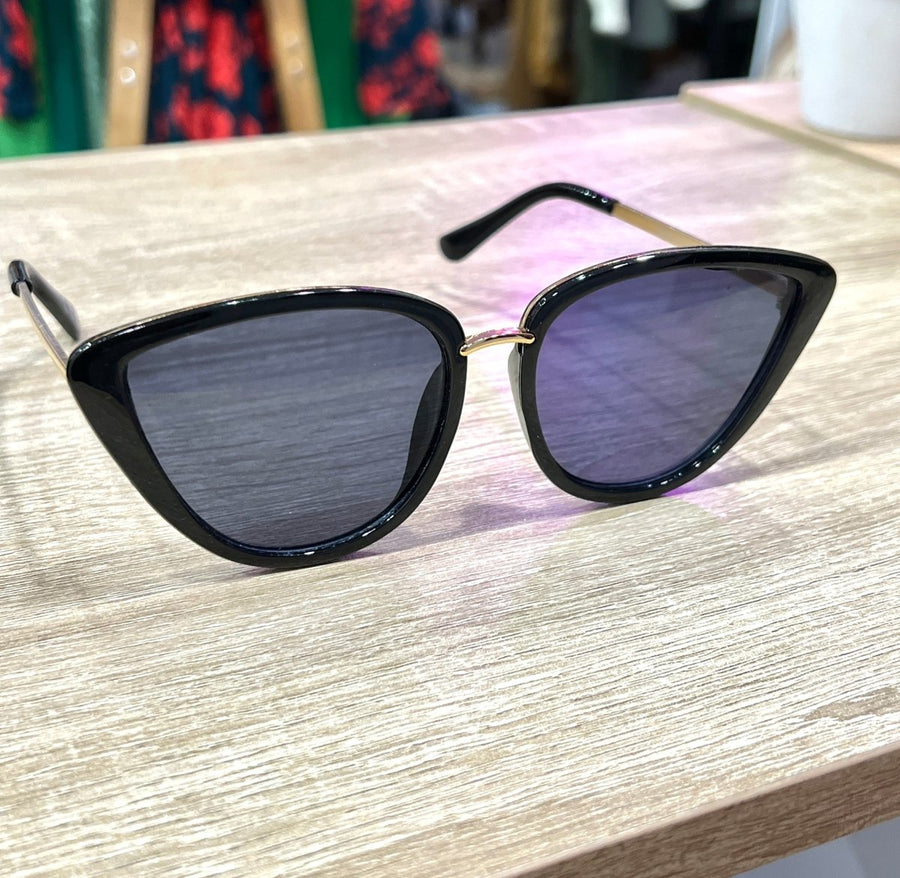 Occhiali da sole neri occhi di gatto