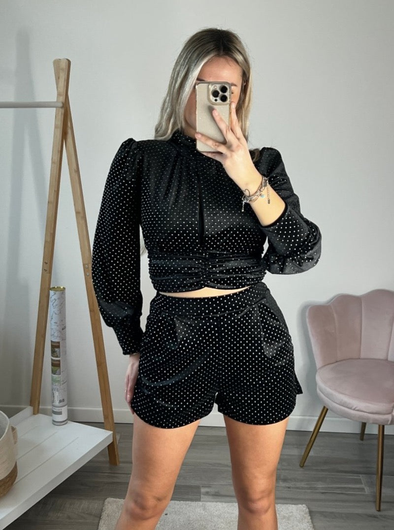 Pantaloncini neri in ciniglia con borchiette gioiello – alternate
