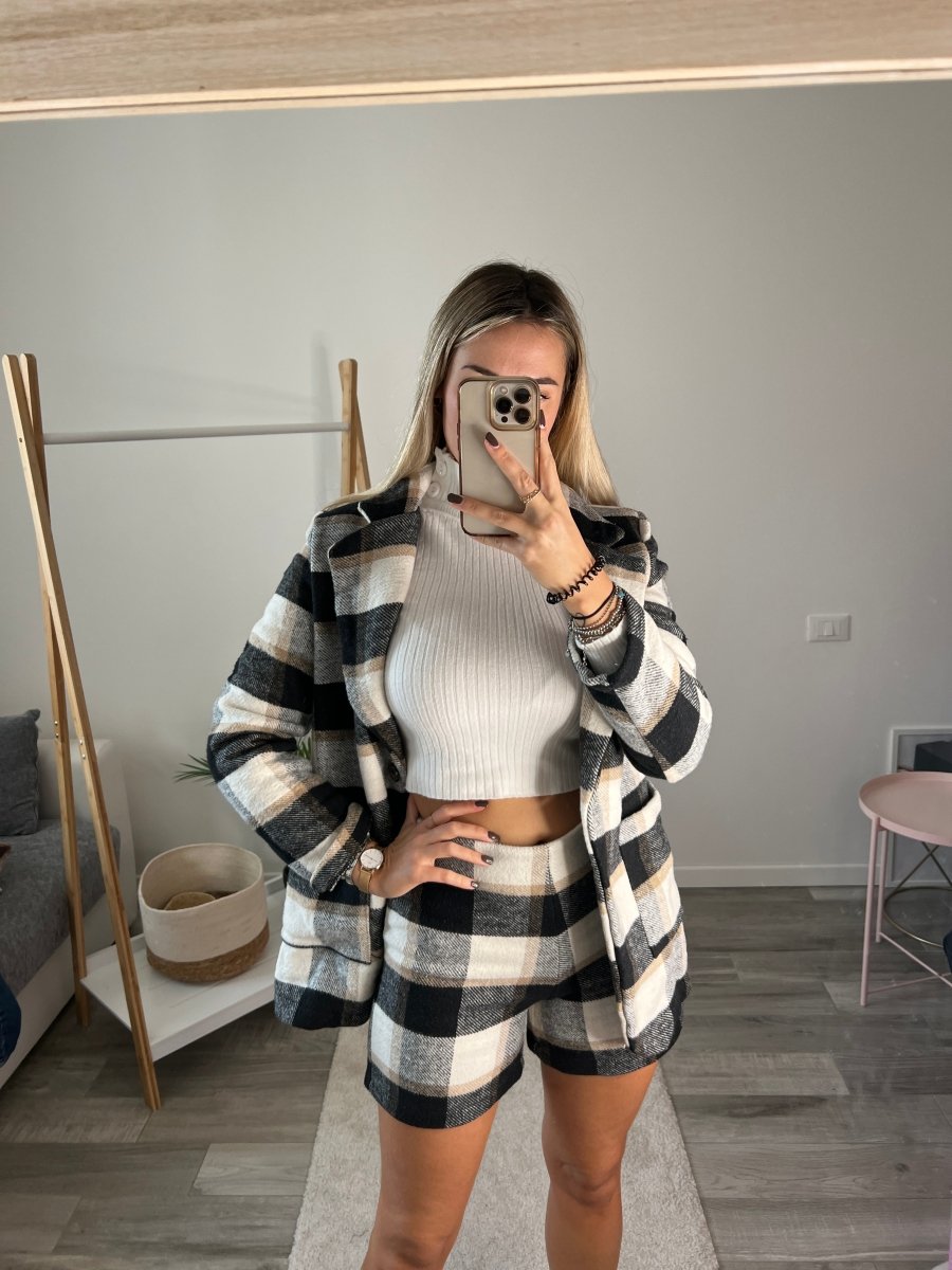 Shorts bianchi e neri a quadri - Follie by Alice