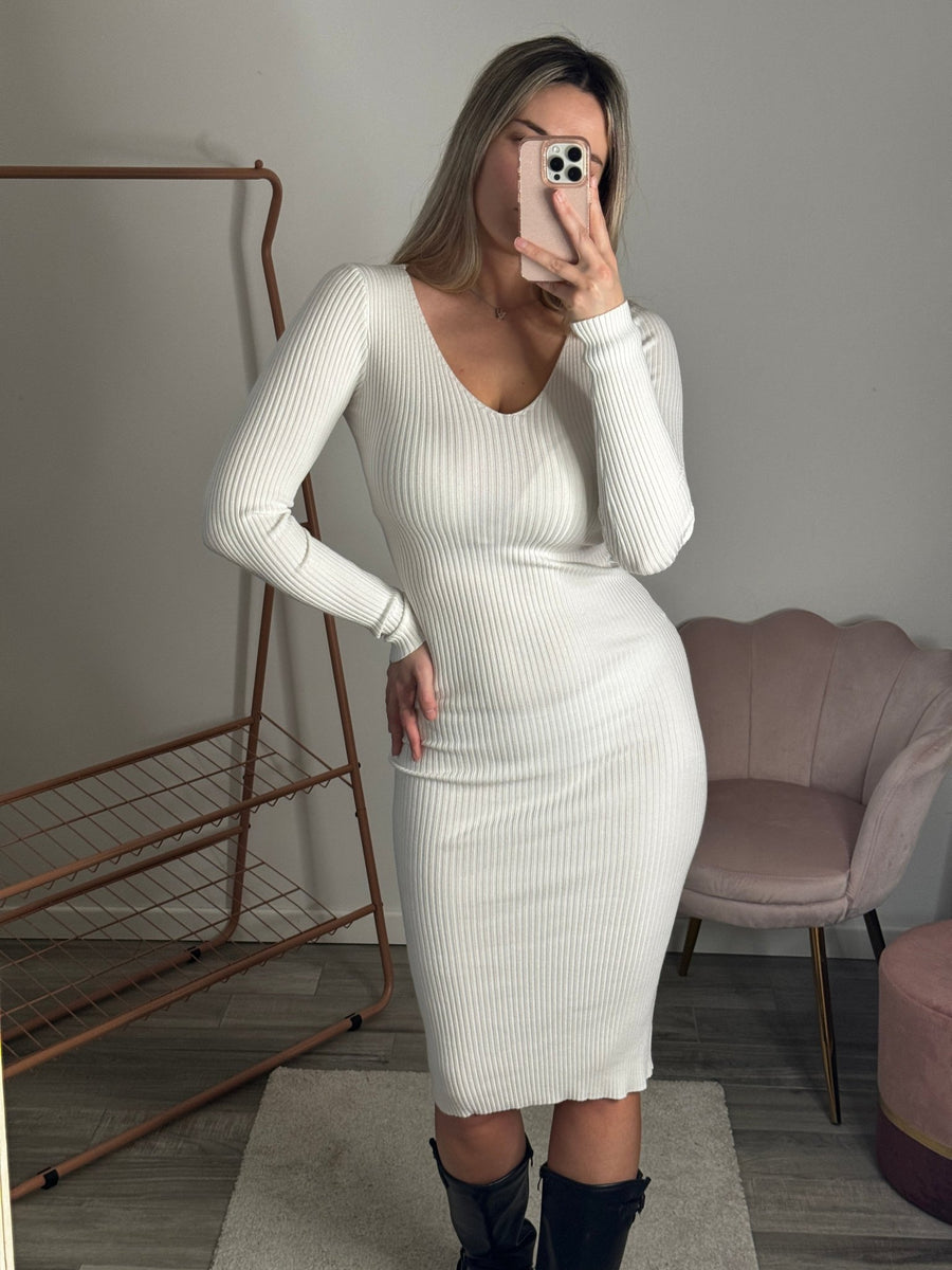 Tubino lungo in maglia con scollo a V