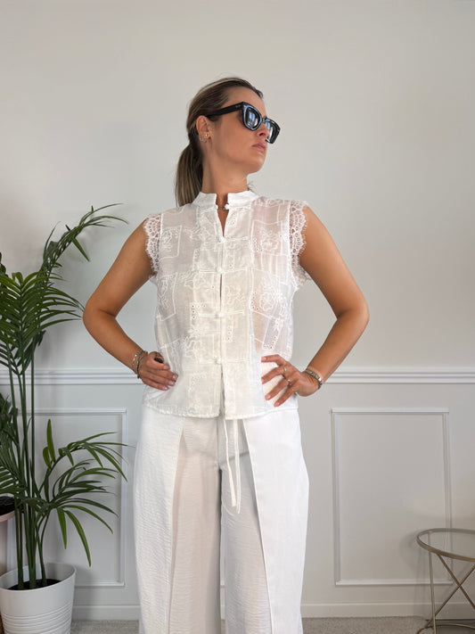 Camicia in lino con ricami sangallo MAGNOLIA 3561