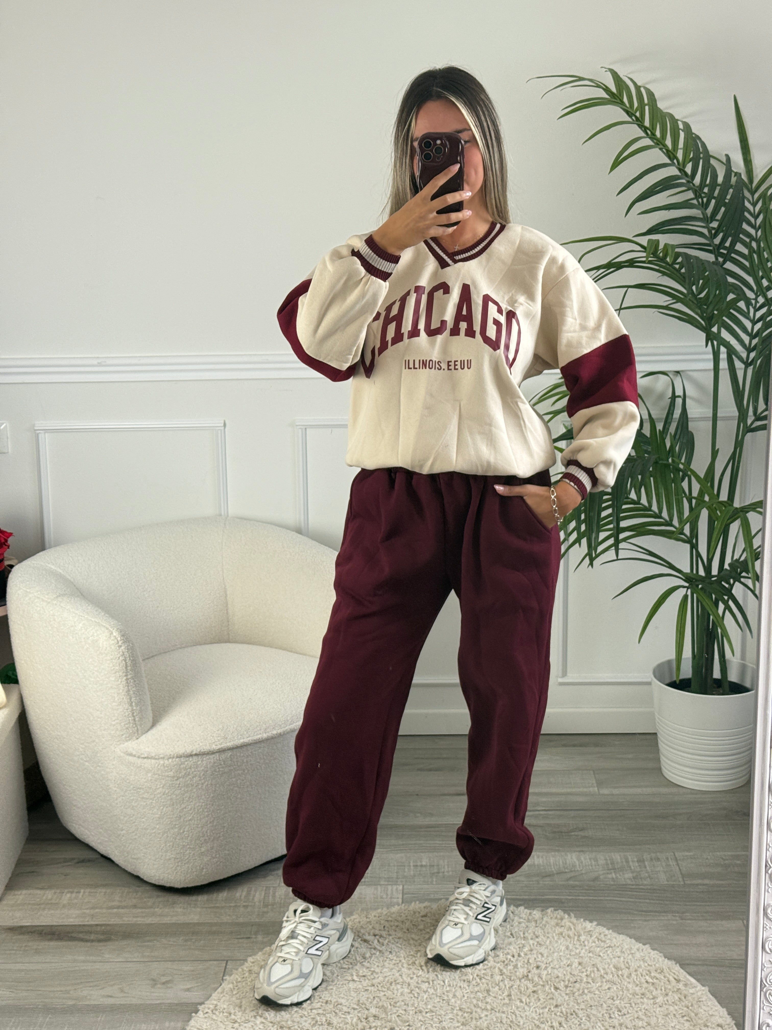 Felpa oversize con orli a costine a contrasto e stampa Chicago