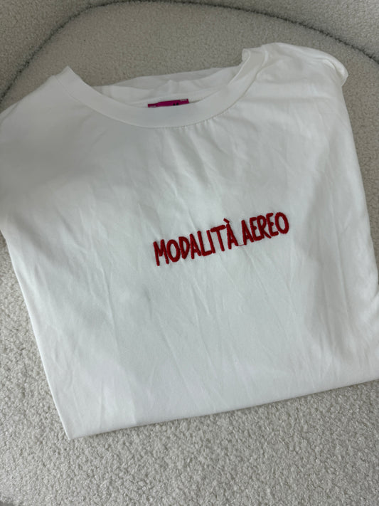 T-shirt bianca con ricamo Modalità Aereo