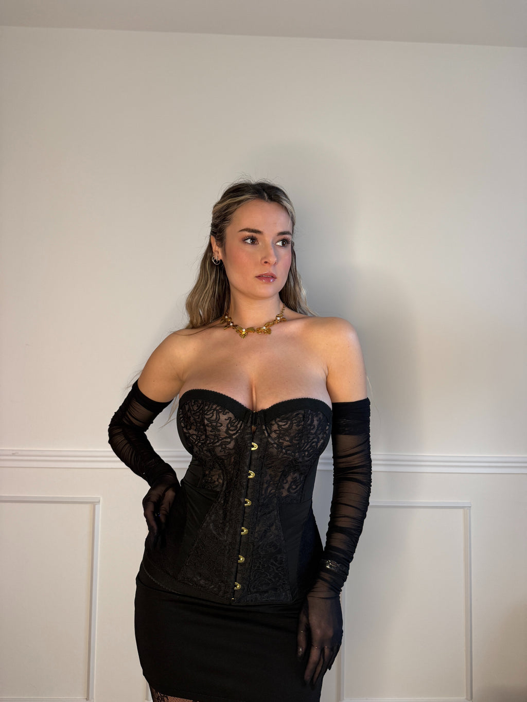Corsetto strutturato in pizzo stile gotico-vittoriano con lacci sulla schiena CORVINA - Follie by Alice