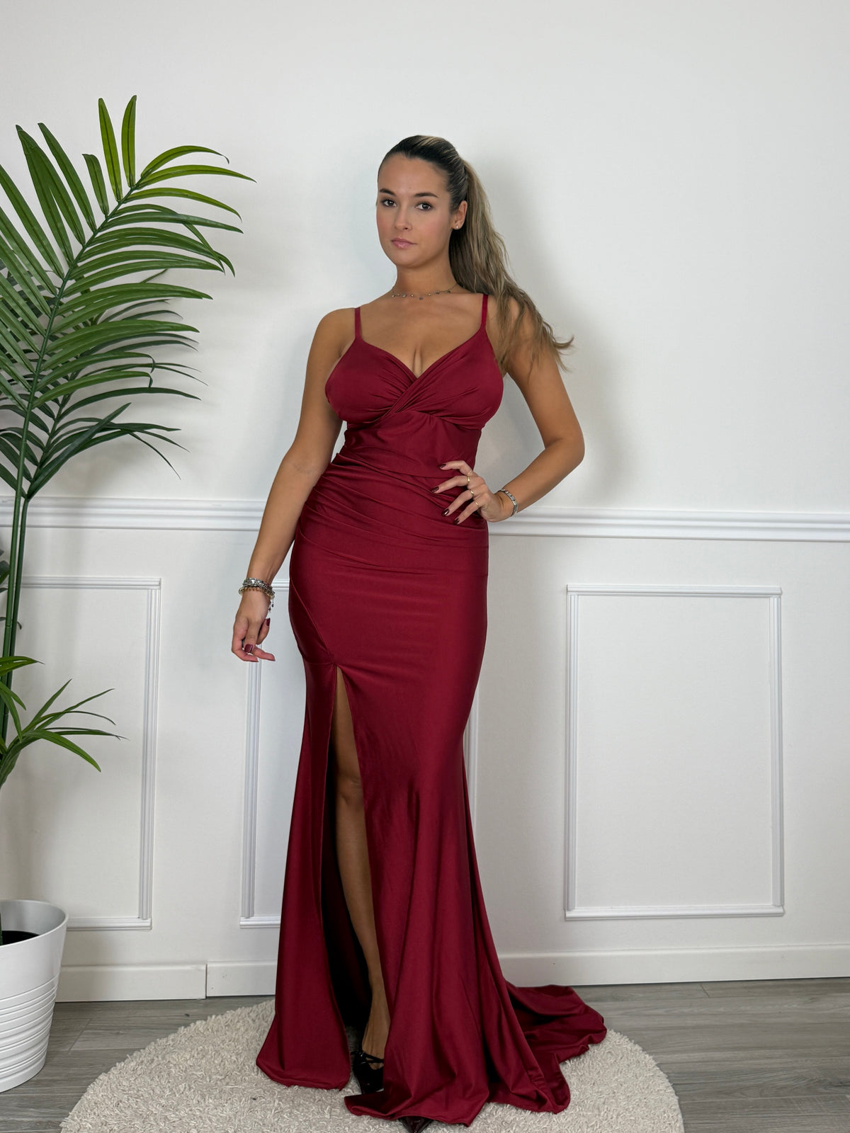 Vestito lungo a sirena in raso con strascico CARMEN