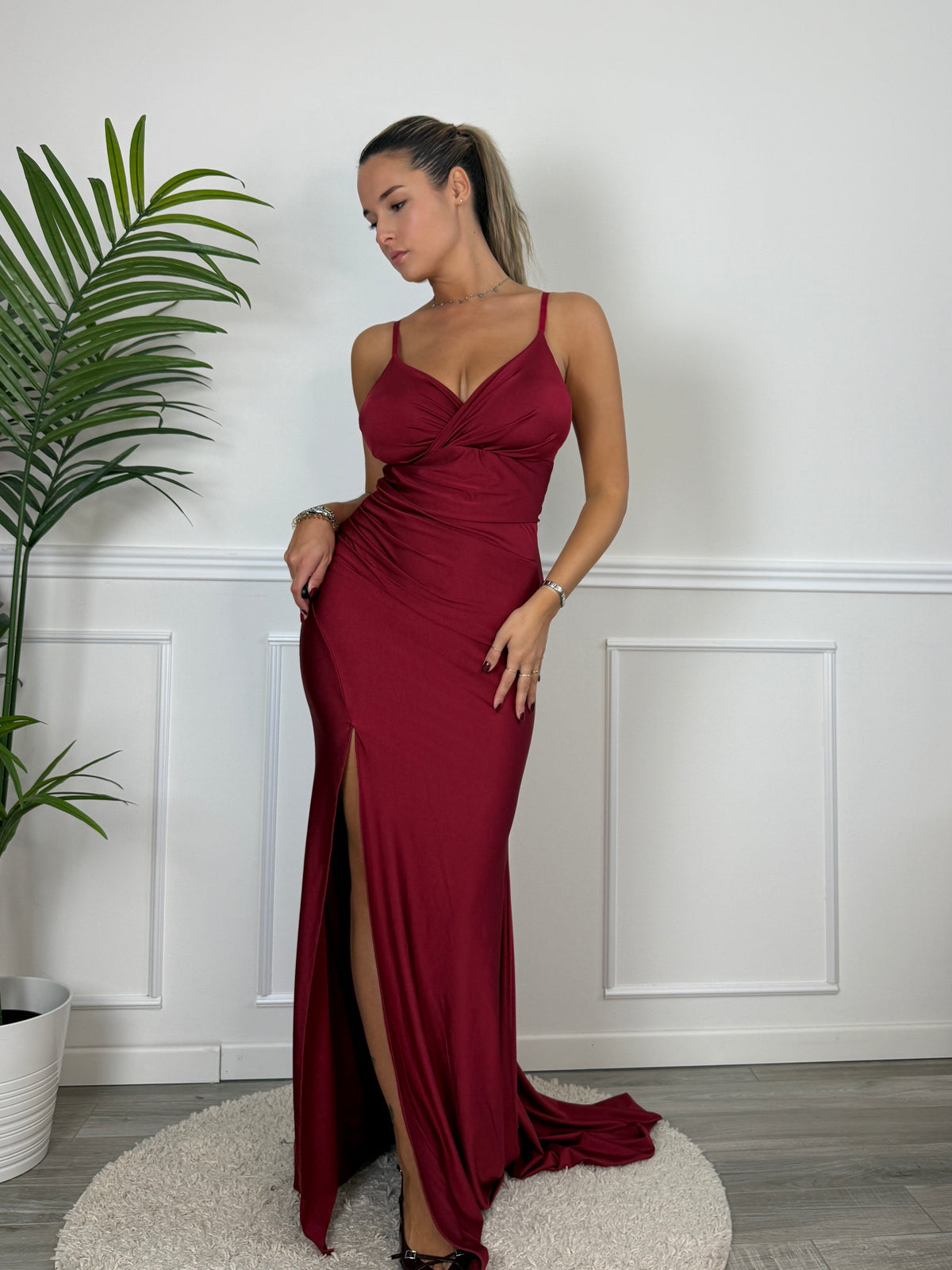 Vestito lungo a sirena in raso con strascico CARMEN