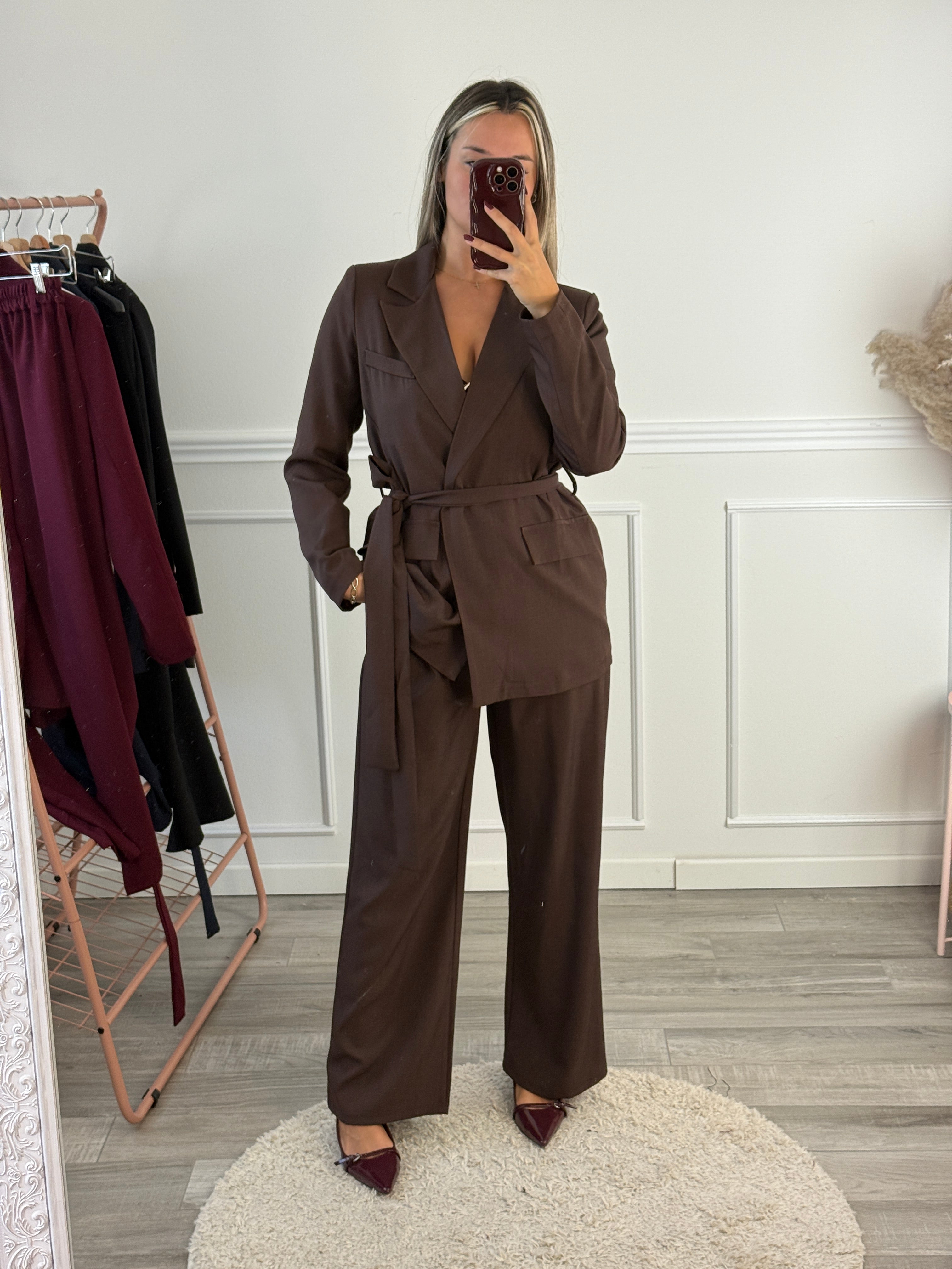 Pantaloni oversize da completo