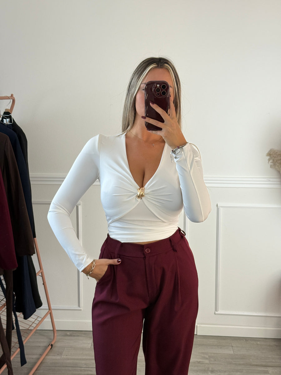 Top a maniche lunghe con drappeggio a farfalla e dettaglio scultura – alternate