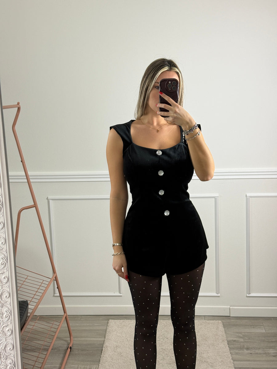 Tutina smanicata in ciniglia con bottoni gioiello – alternate