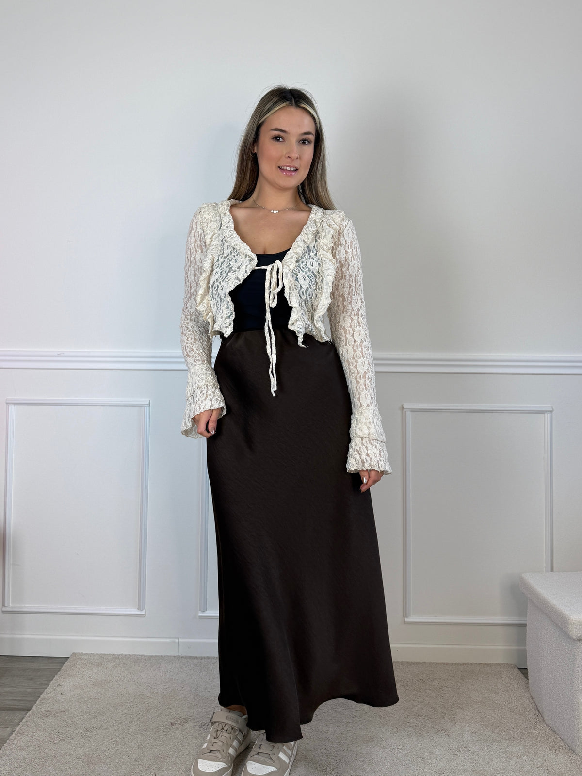 Top in pizzo con rouches e maniche a campana BLANCHE
