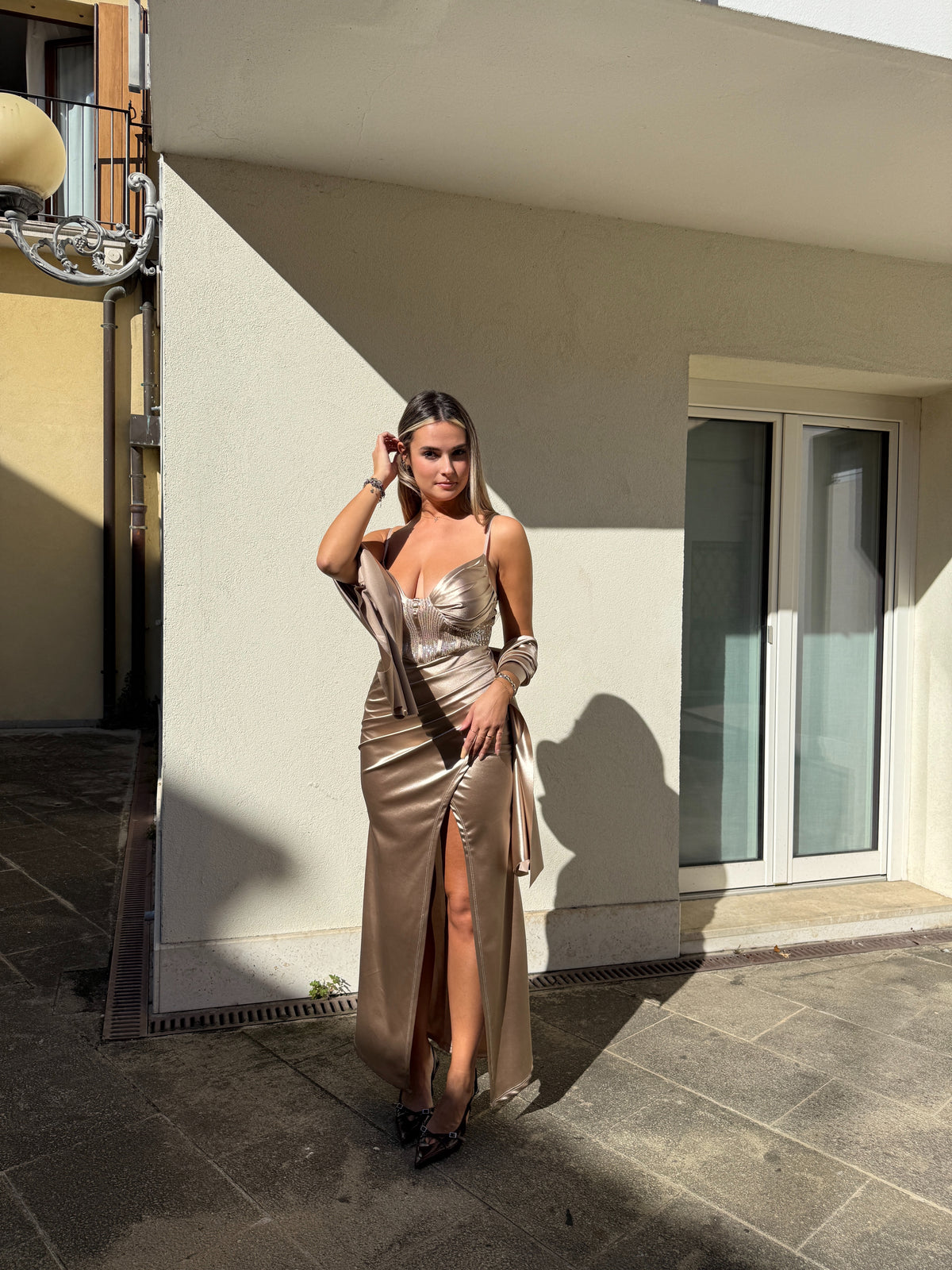 Vestito lungo in raso con top paillettes GODDESS
