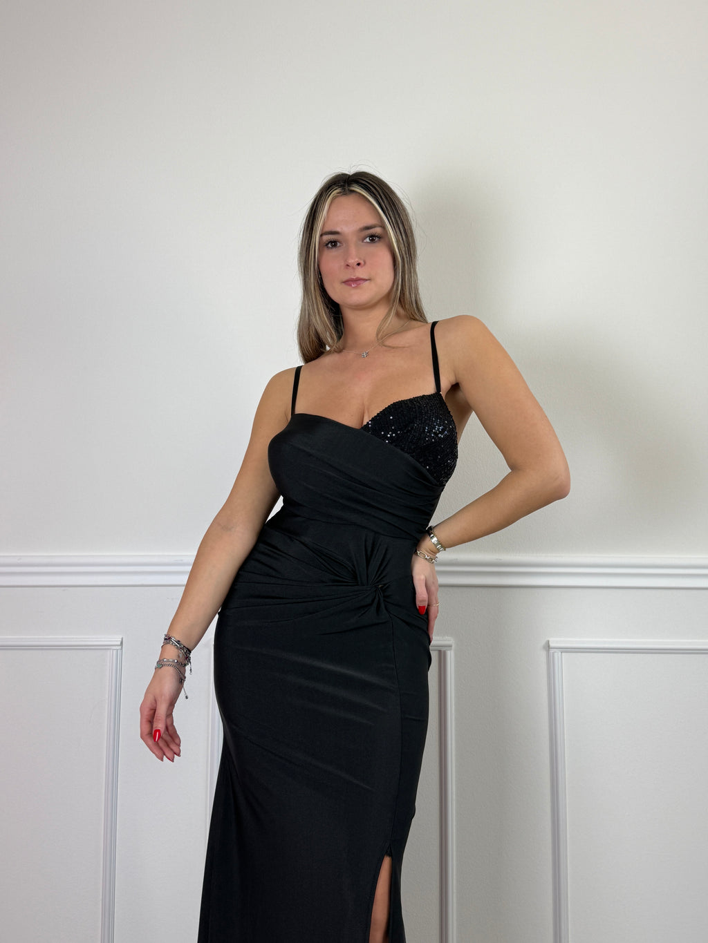 Vestito lungo con drappeggio e paillettes - Follie by Alice