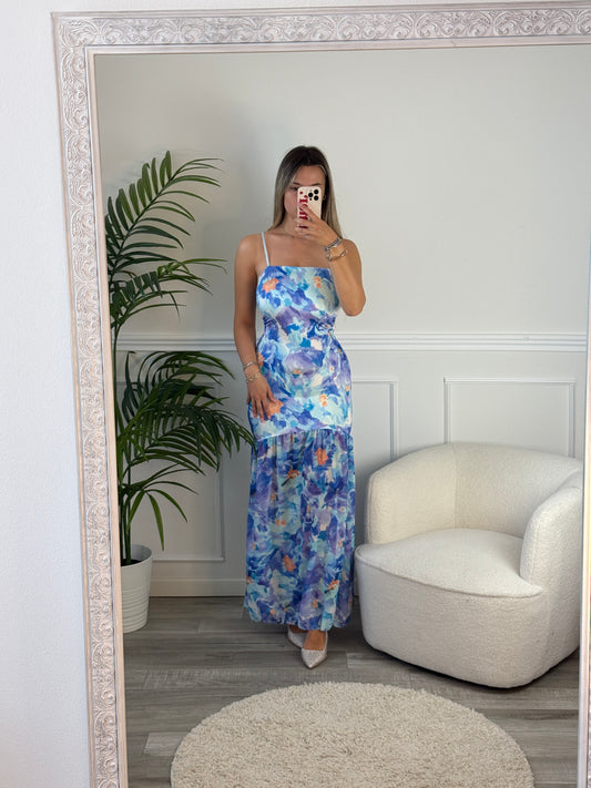 Vestito lungo floreale acquerello con gonna ampia velata e spacco