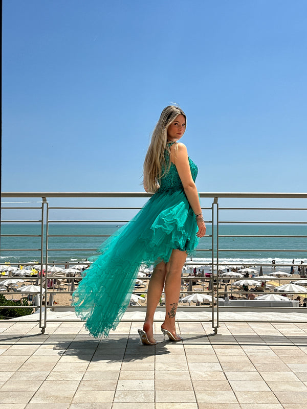 Vestito lungo in tulle con corpetto in pizzo con perline gioiello