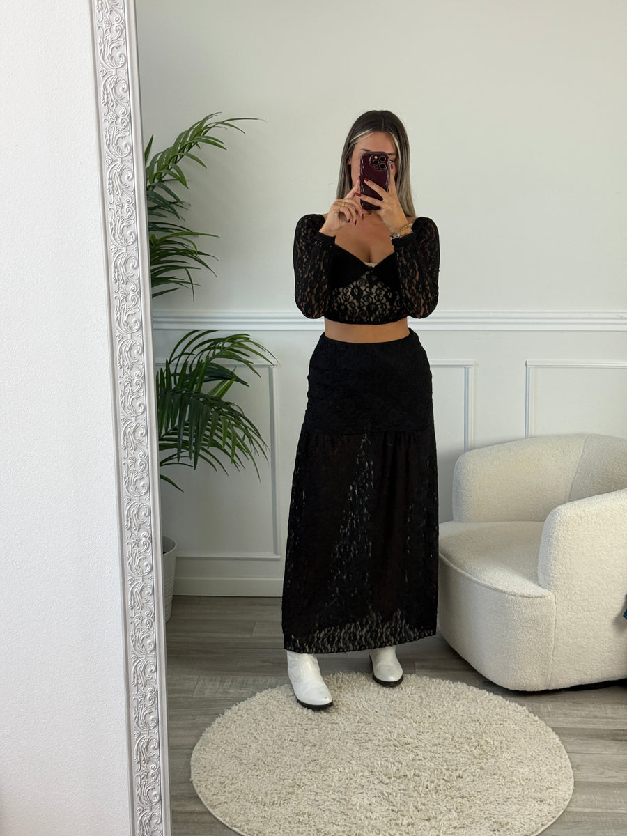 Top corto in pizzo a maniche lunghe – alternate