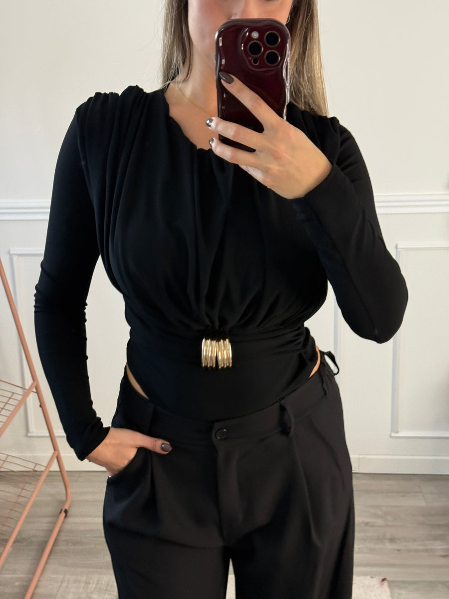 Body effetto ruffle con cintura in vita e dettaglio scultura – alternate