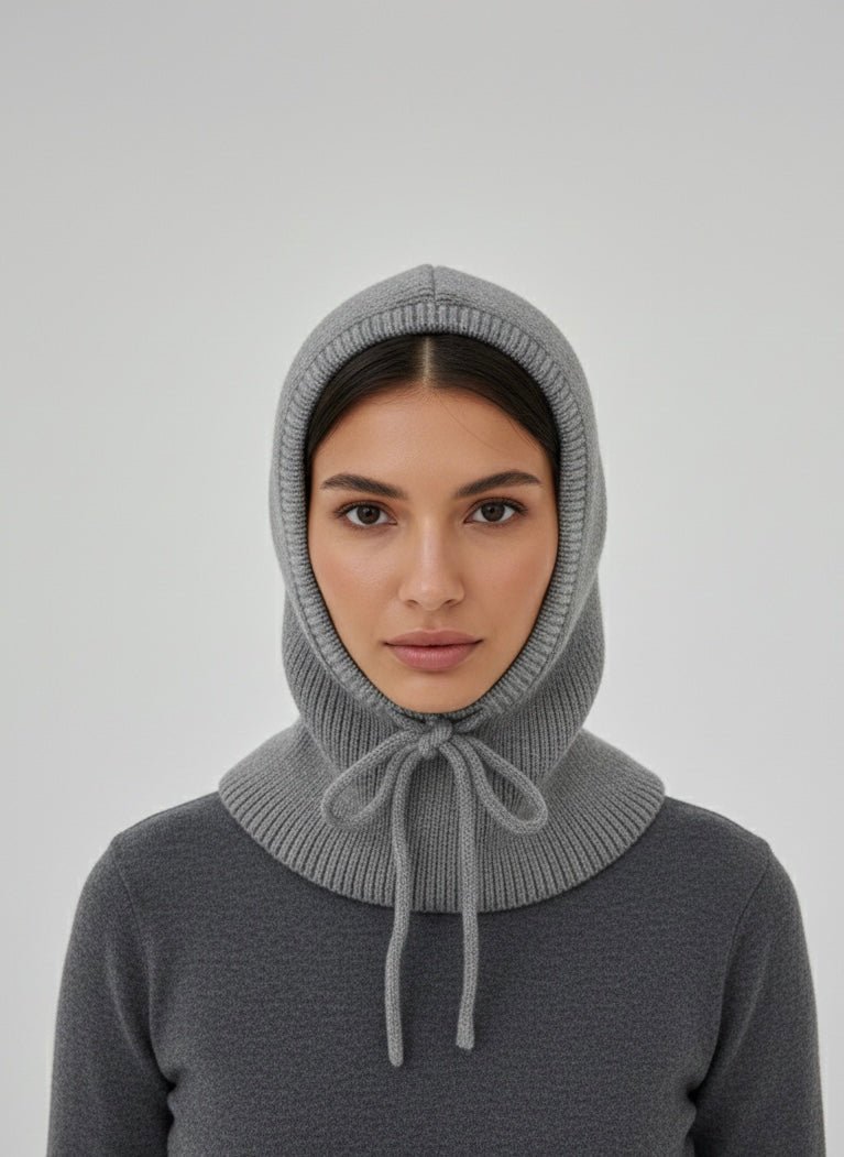 Balaclava in maglia con laccetti