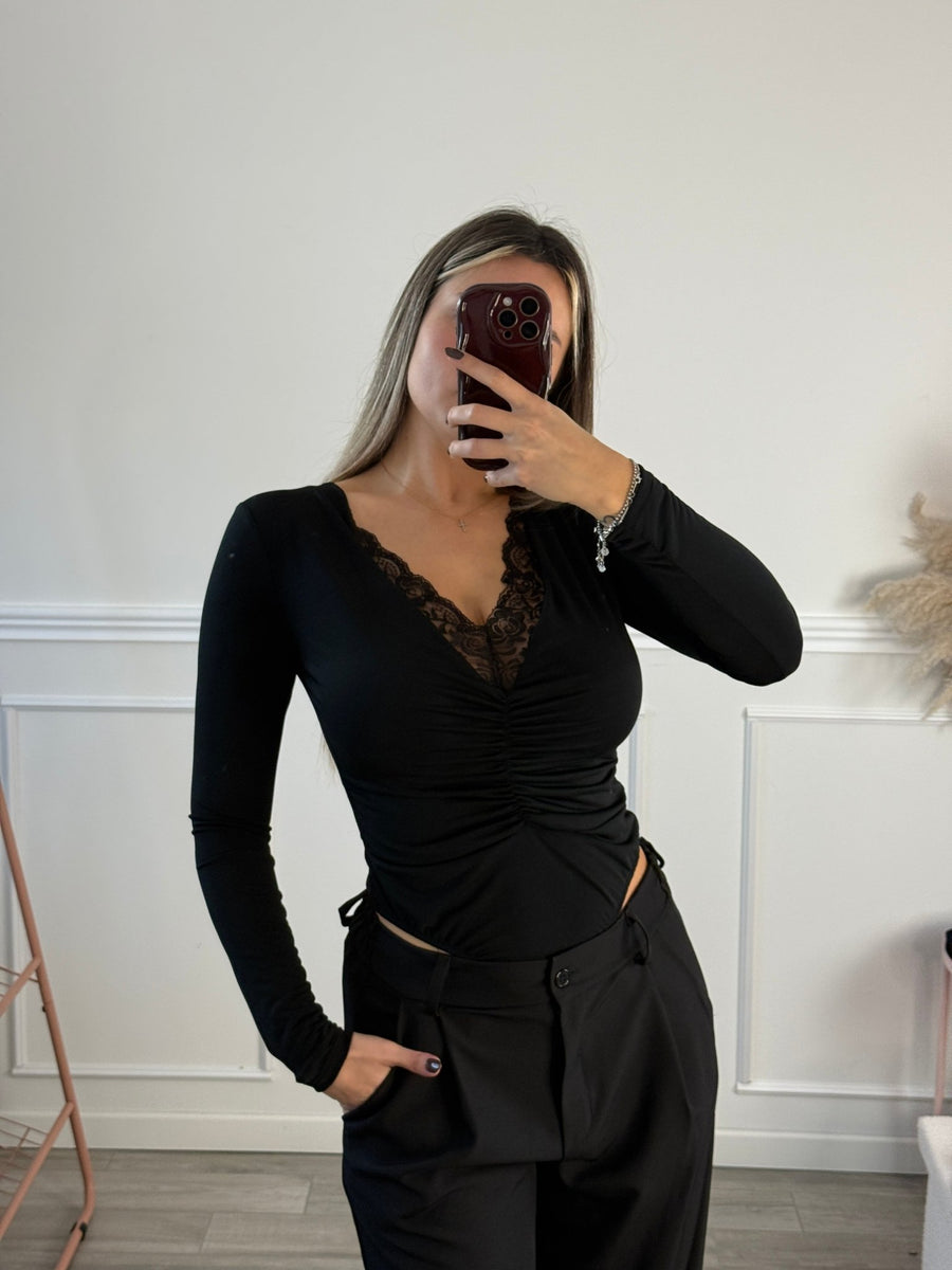 Body drappeggiato con scollo a V e ricami in pizzo