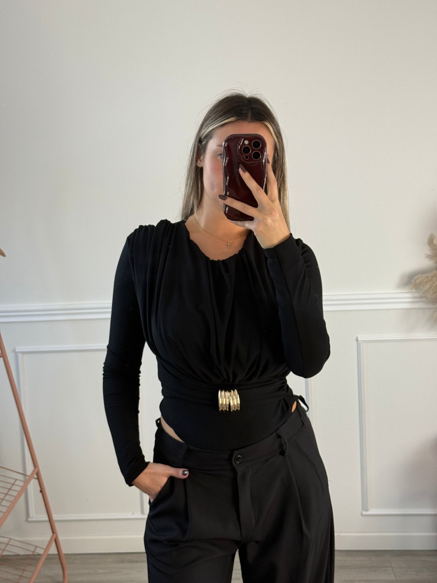 Body effetto ruffle con cintura in vita e dettaglio scultura - Follie by Alice