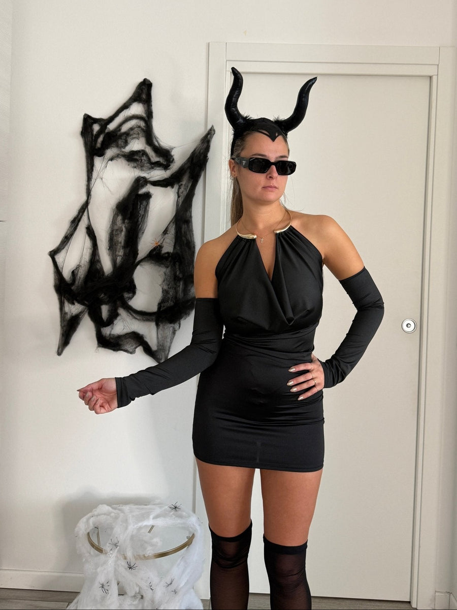 Body in raso con manicotti e collo halter con collare dorato rigido