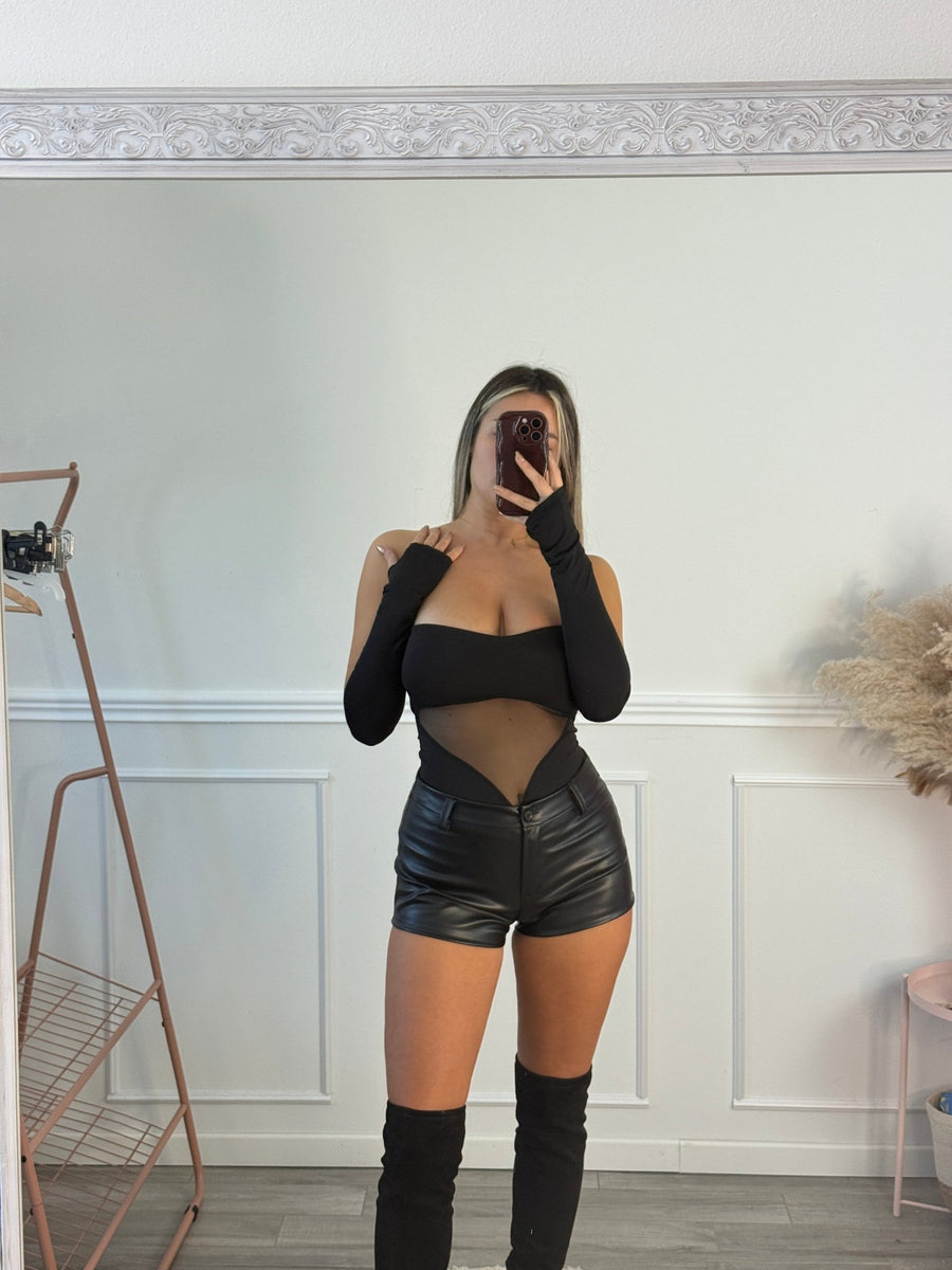 Body sgambato a fascia con inserto velato e manicotti – alternate