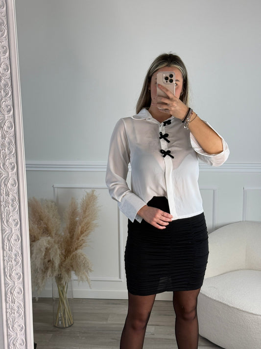 Camicia con fiocchetti a contrasto