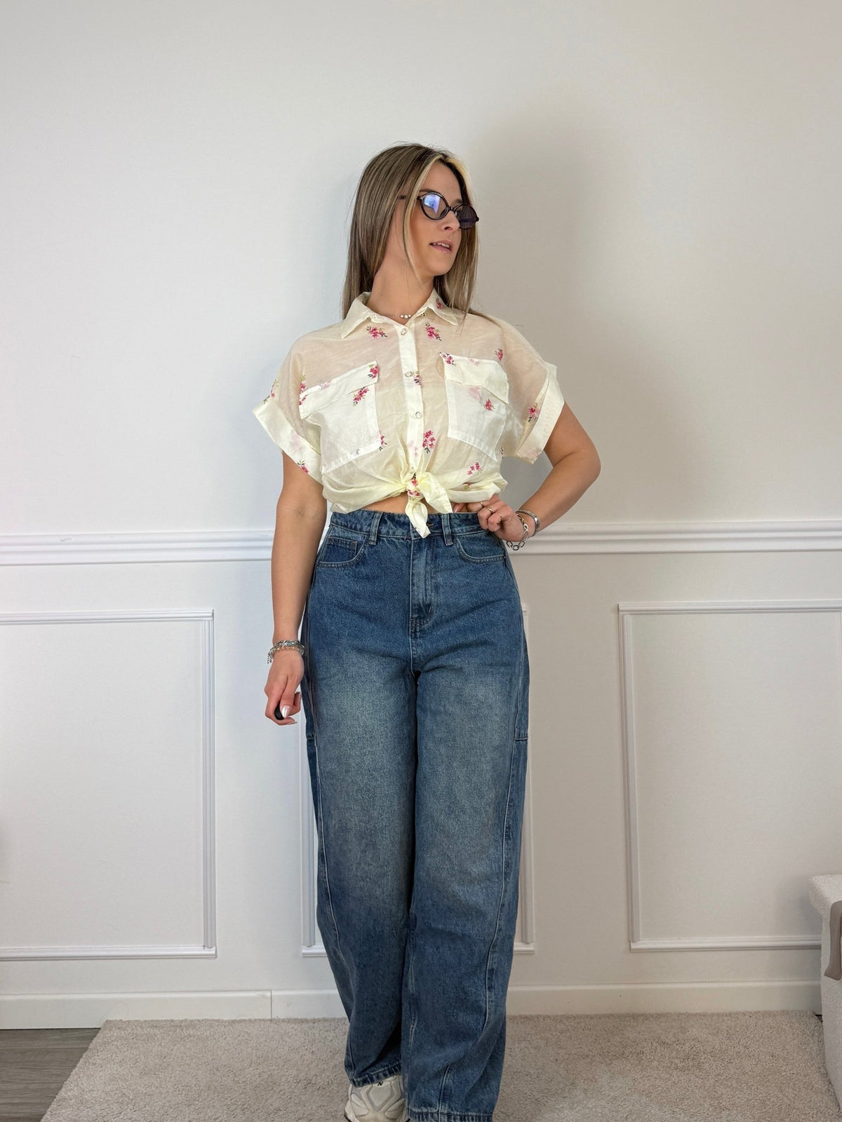 Camicia corta con fiori ROSIE - Follie by Alice Immagine principale del prodotto