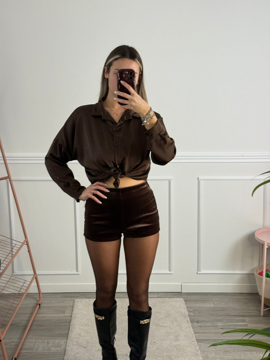 Camicia corta in raso con fiocchetto – alternate