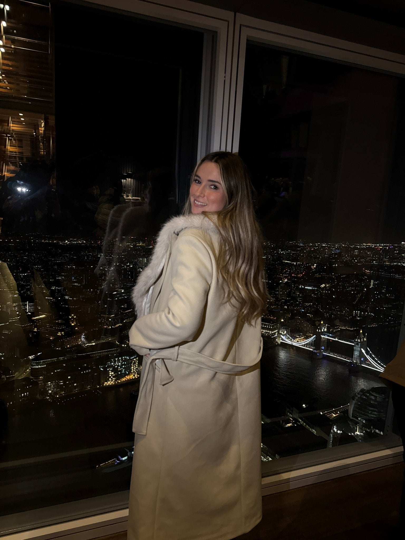 Cappotto lungo con cintura e collo sciallato in pelliccia - Follie by Alice