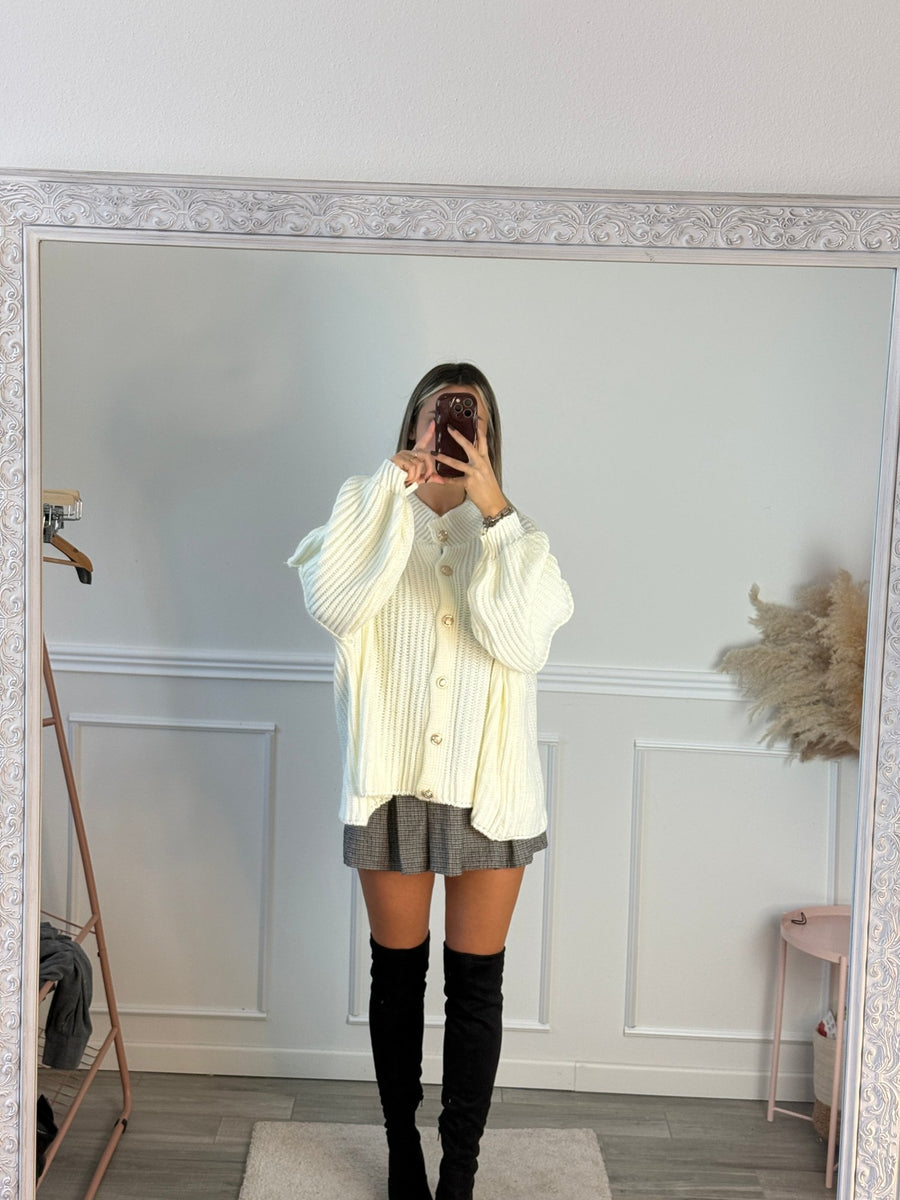 Cardigan oversize in maglia con bottoni gioiello e maniche a palloncino – alternate