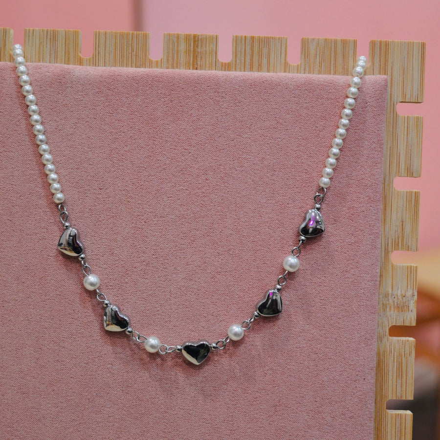 Collana argento con cuoricini e perle bianche – alternate