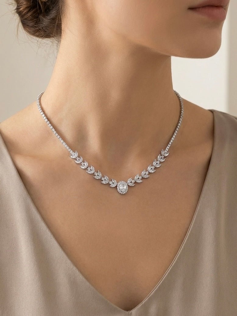 Collana argento tennis con punto luce e strass a goccia