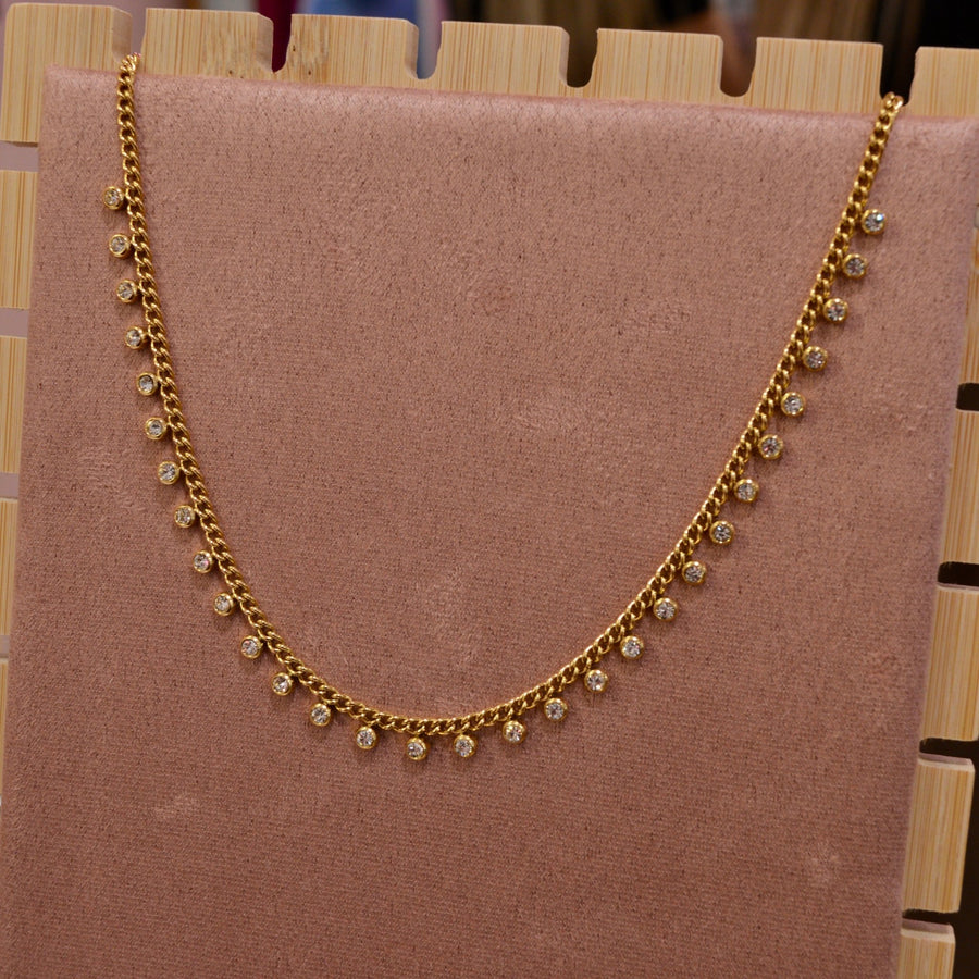 Collana oro con perline gioiello pendenti