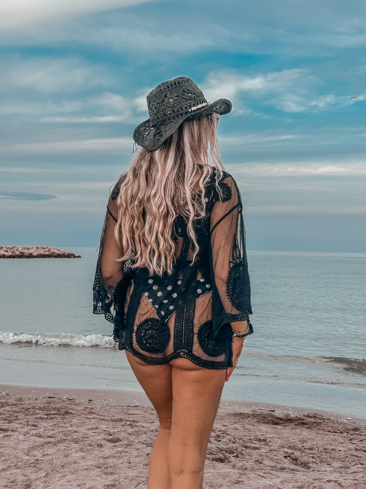 Copricostume con ricami all'uncinetto e maniche ampie - Follie by Alice Immagine principale del prodotto