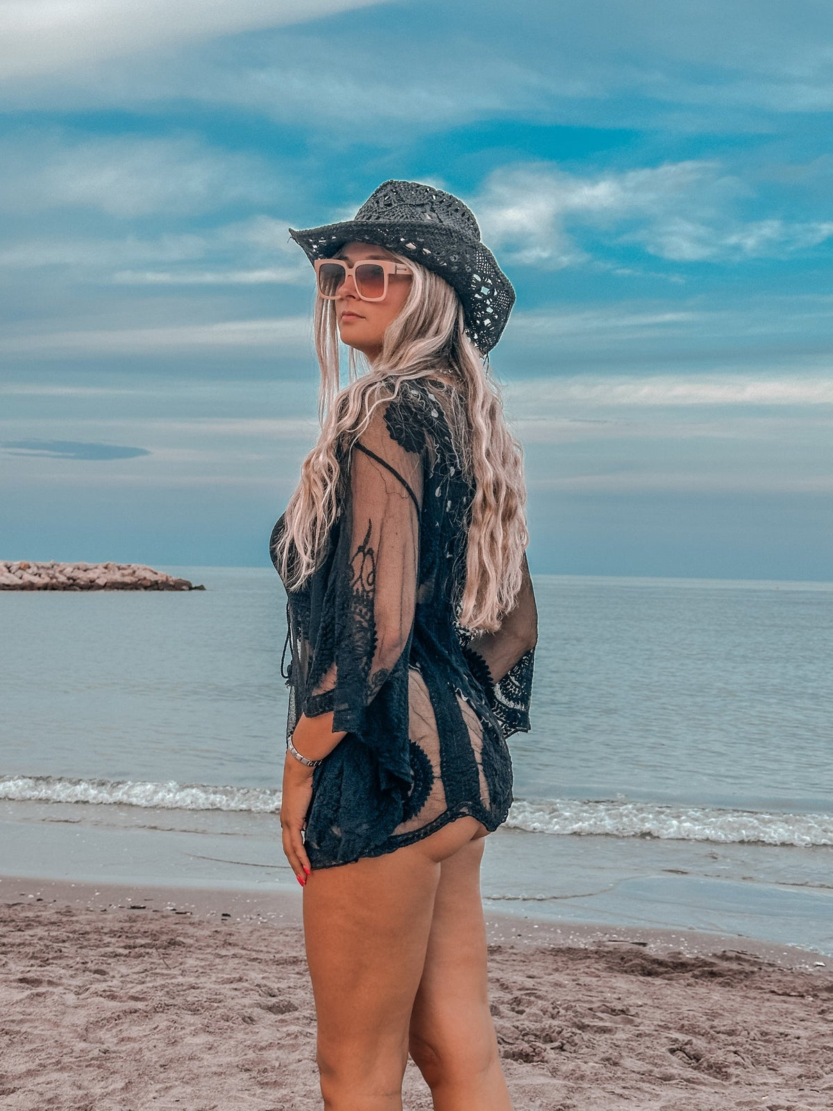 Copricostume con ricami all'uncinetto e maniche ampie - Follie by Alice