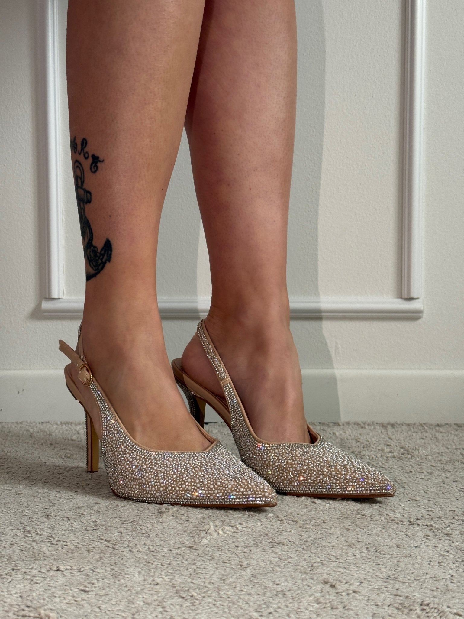 Décolleté slingback tacco 9 cm con perle bianche e strass gioiello - Follie by Alice
